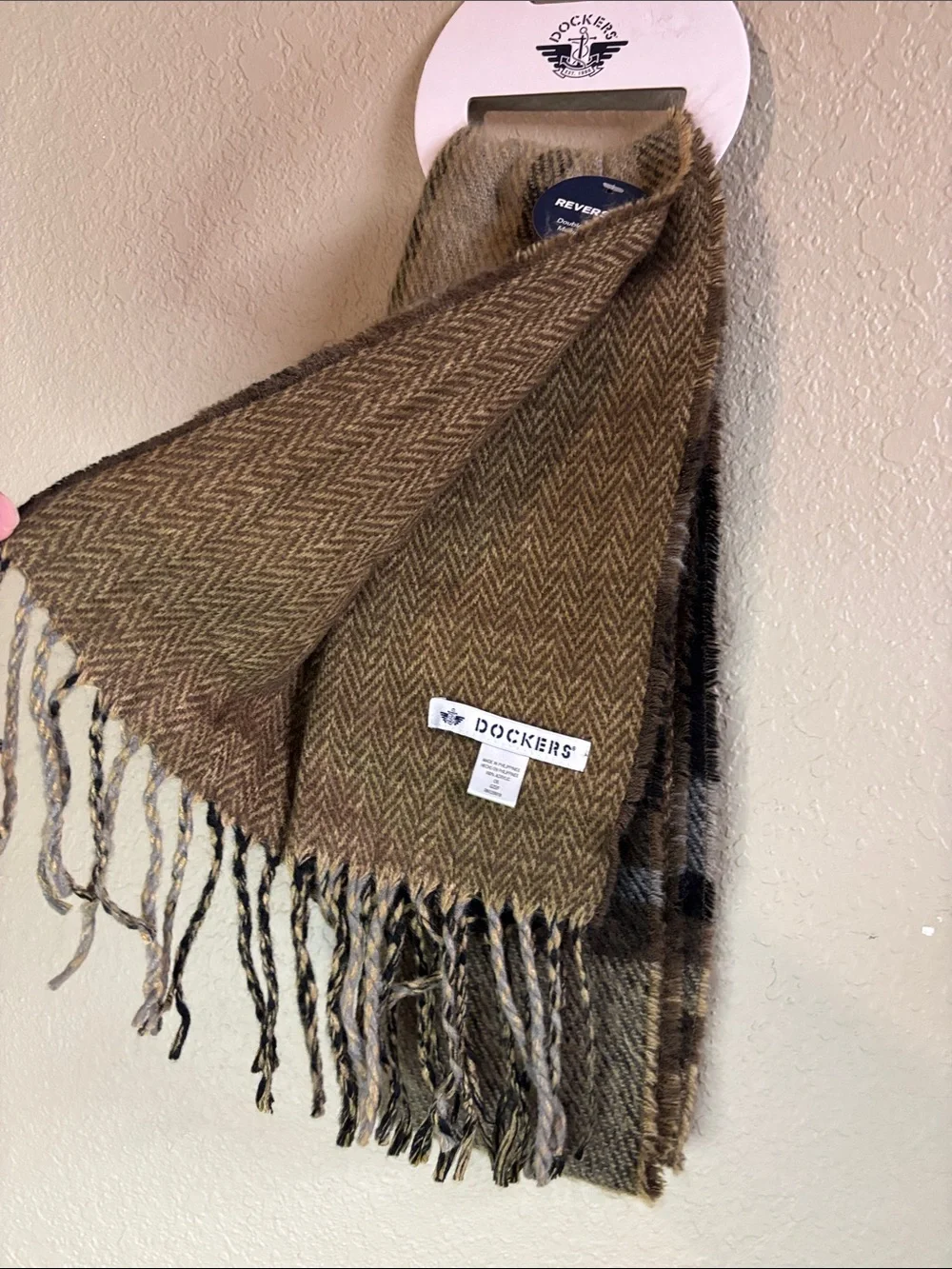 New Dockers Scarf Men’s Brown Plaid Knit Winter Scarf Classic Casual Outdoor